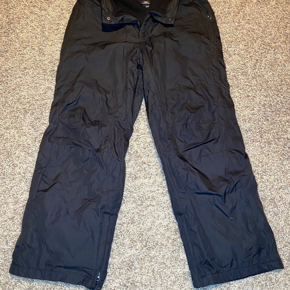 Black snow pants